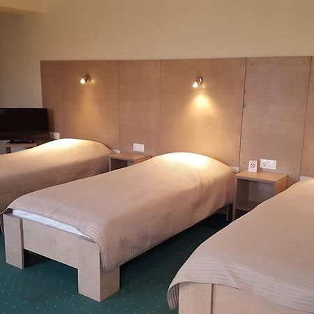 Hotel Гулбене Екстериор снимка