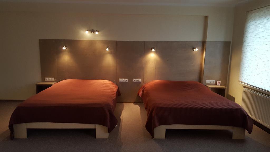 Hotel Гулбене Екстериор снимка