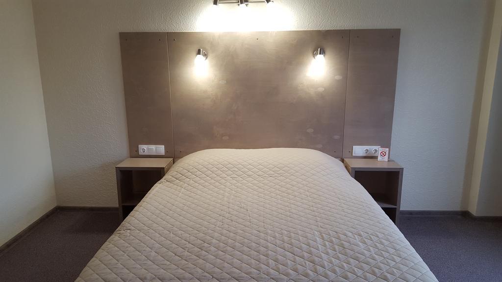 Hotel Гулбене Екстериор снимка