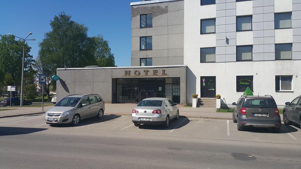 Hotel Гулбене Екстериор снимка